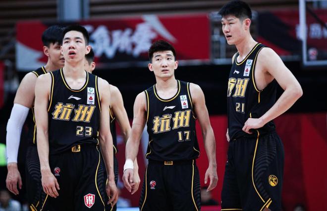 关于胜负未决：广厦男篮与四川金强对决的信息