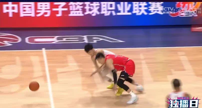 包含广东宏远客场战绩不佳，郭艾伦表态：会全力备战下一场比赛的词条