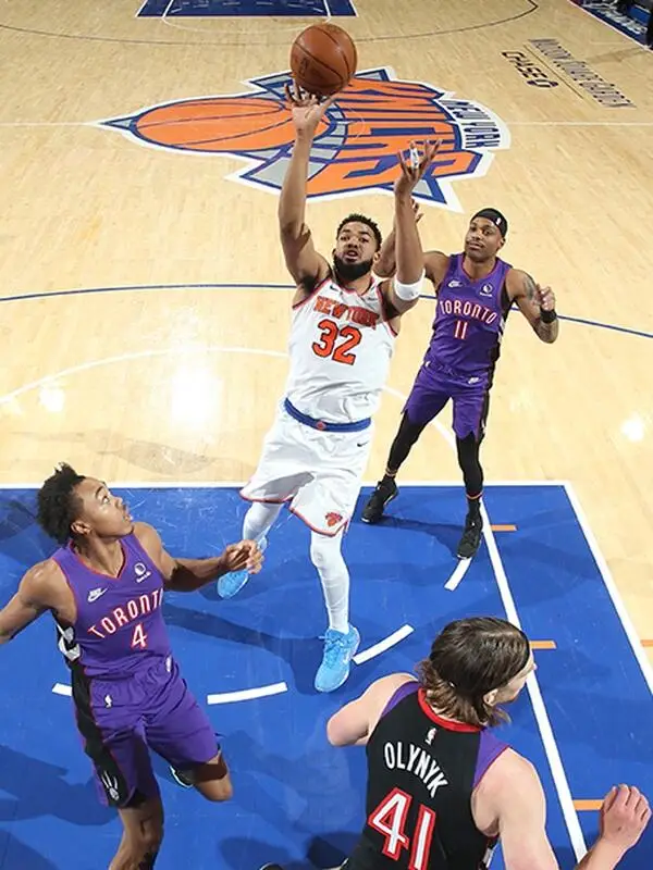 76人强势战胜尼克斯