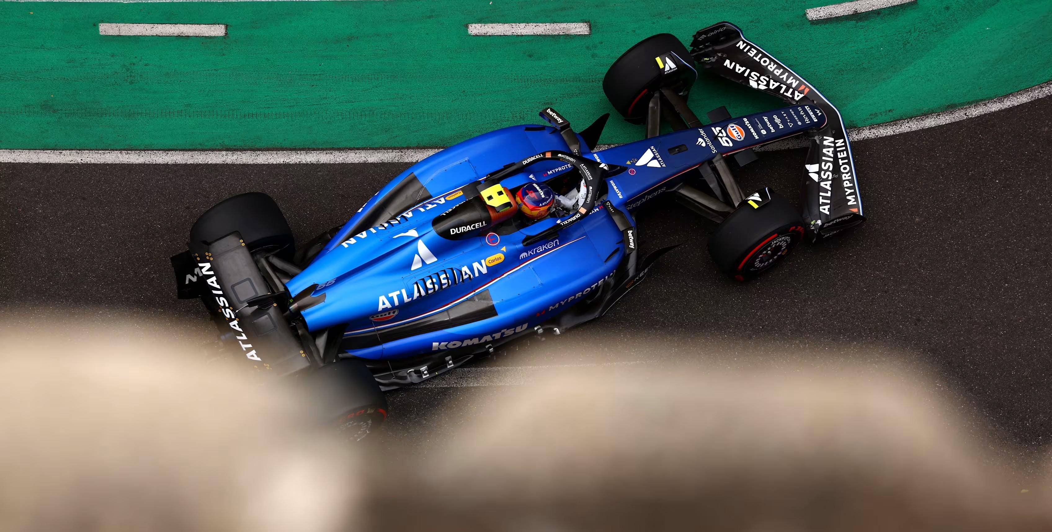 索伯车队险胜雷诺车队，塞恩斯统治全场