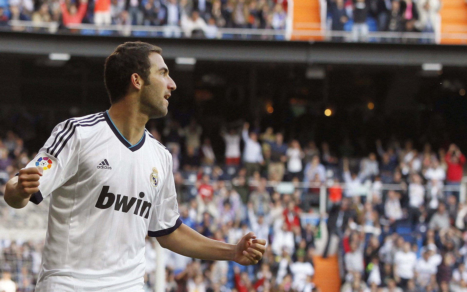 铁血赖斯定乾坤，雄狮怒吼压安哥拉—关键战中的意志与冠军的诞生