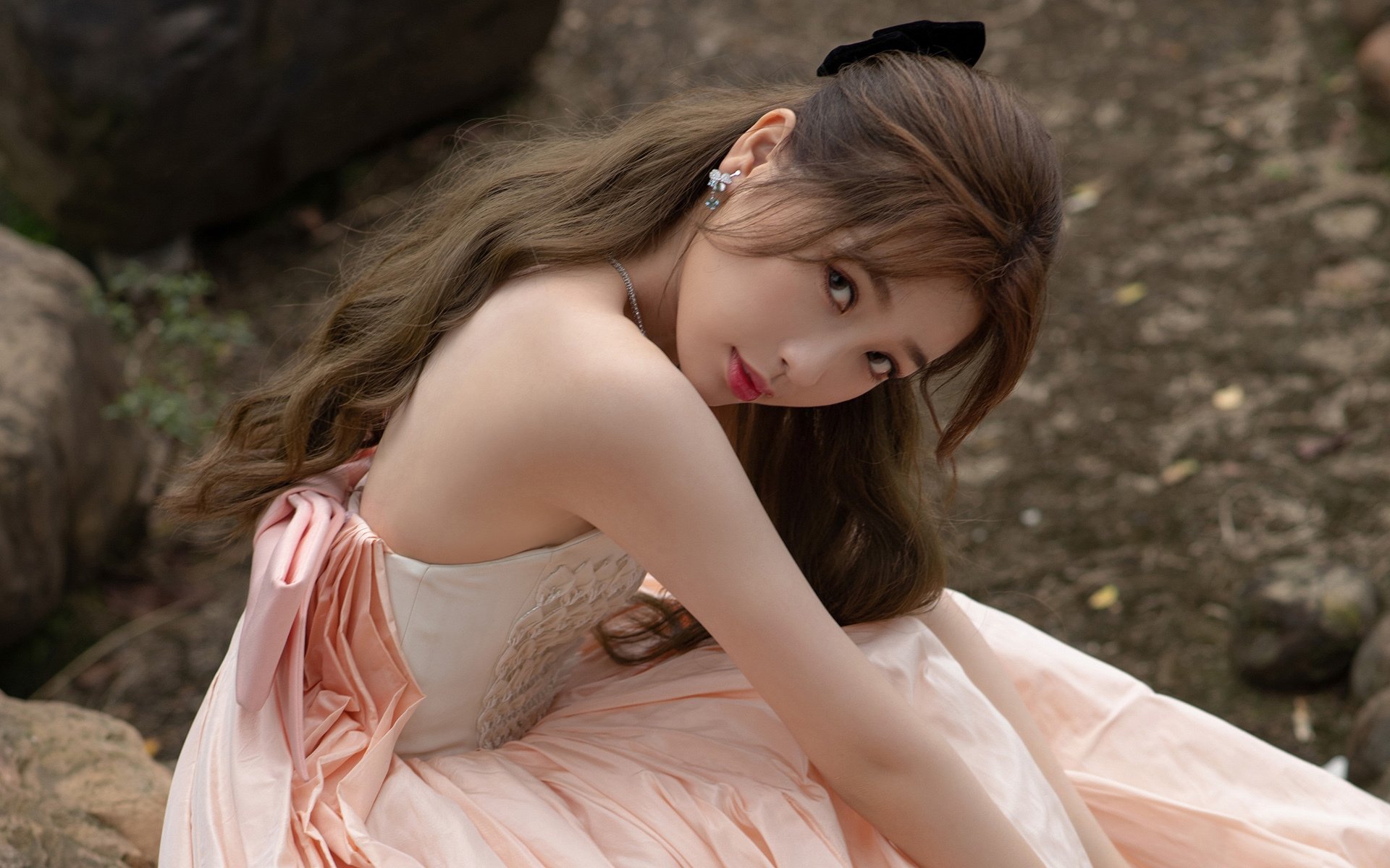 足球双星夜，哈兰德末节接管比赛，智利强势晋级澳大利亚