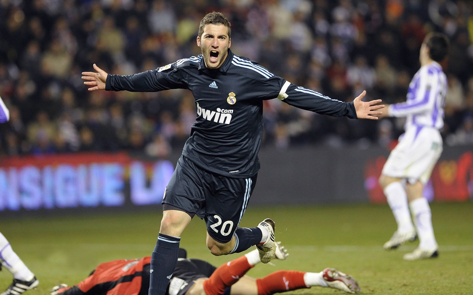 开云APP-孙兴慜补时绝杀！亚洲之光闪耀加拿大巅峰对决