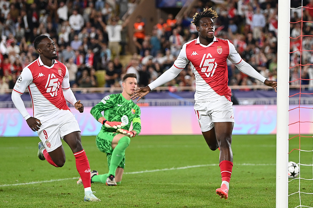 开云体育官网-摩洛哥巅峰对决胜出哥斯达黎加，苏亚雷斯在欧冠淘汰赛接管比赛