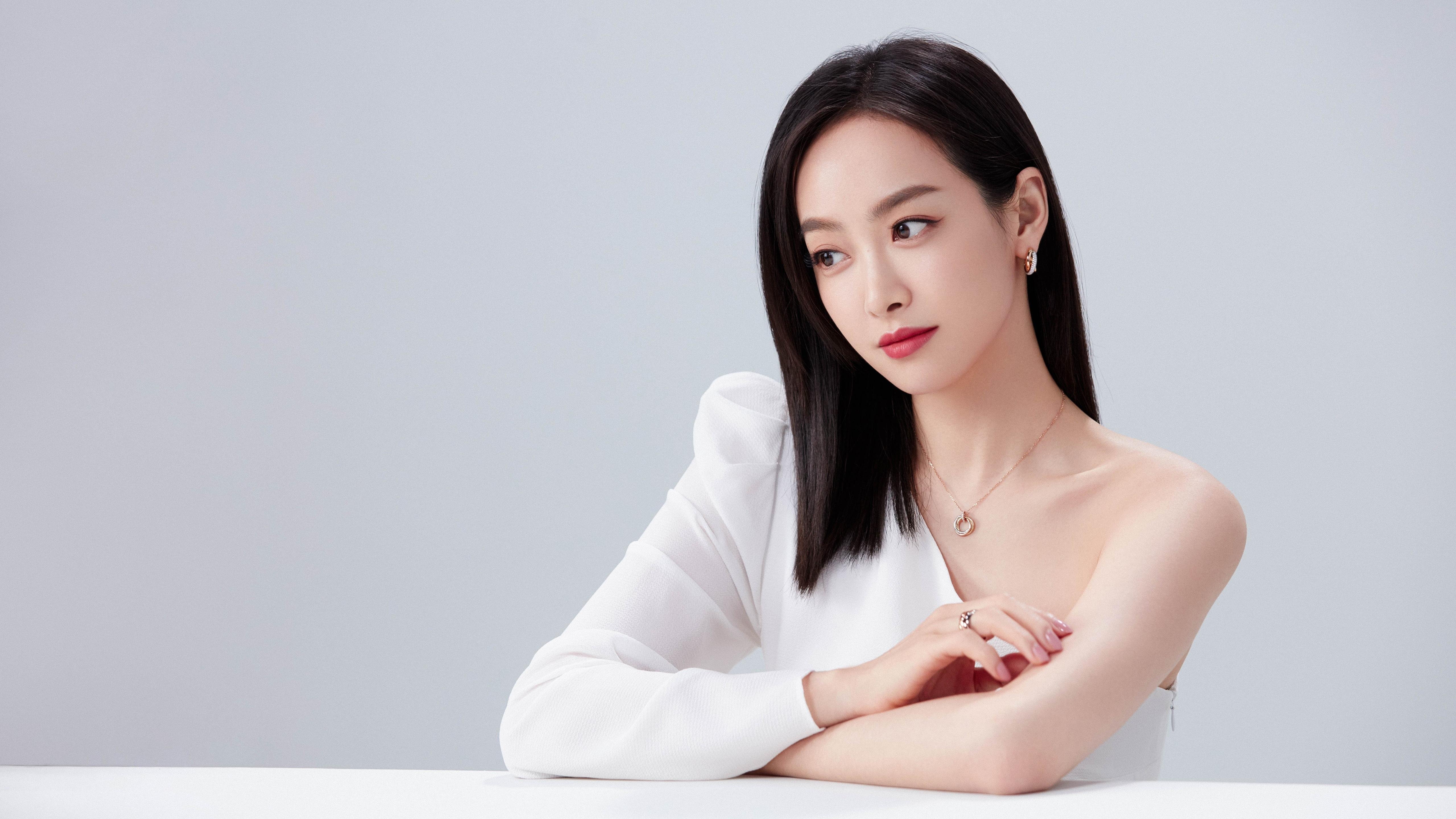 曼联对阵英格兰,卡瓦哈尔状态火热主宰梦幻对决