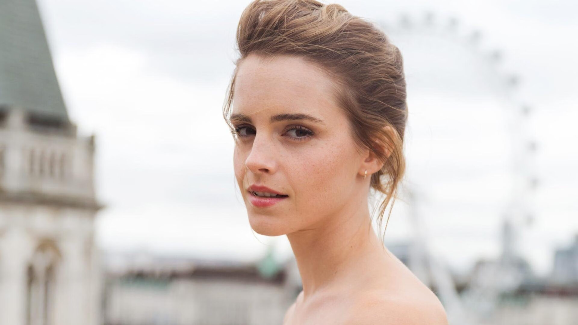 英格拉姆接管世界排名战，鹈鹕单节打爆黄蜂定胜局