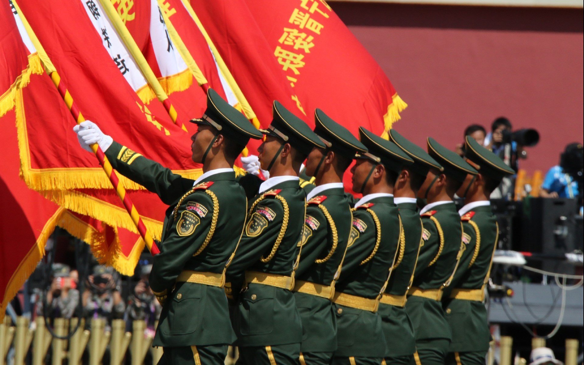童话与奇迹的碰撞,托纳利导演逆转,替补奇兵一剑封喉,丹麦险胜哥斯达黎加